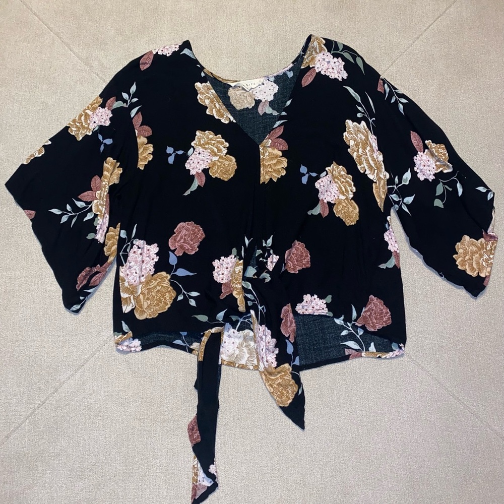 Love stitch floral top!